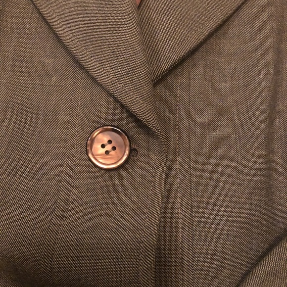 Lea Rome designer 2 piece suit - Picture 2 of 7